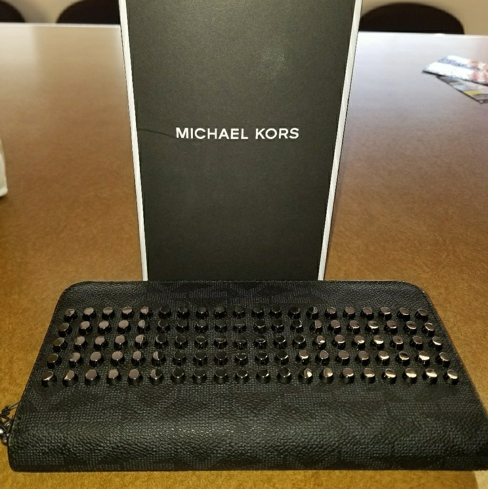 Michael Kors wallet